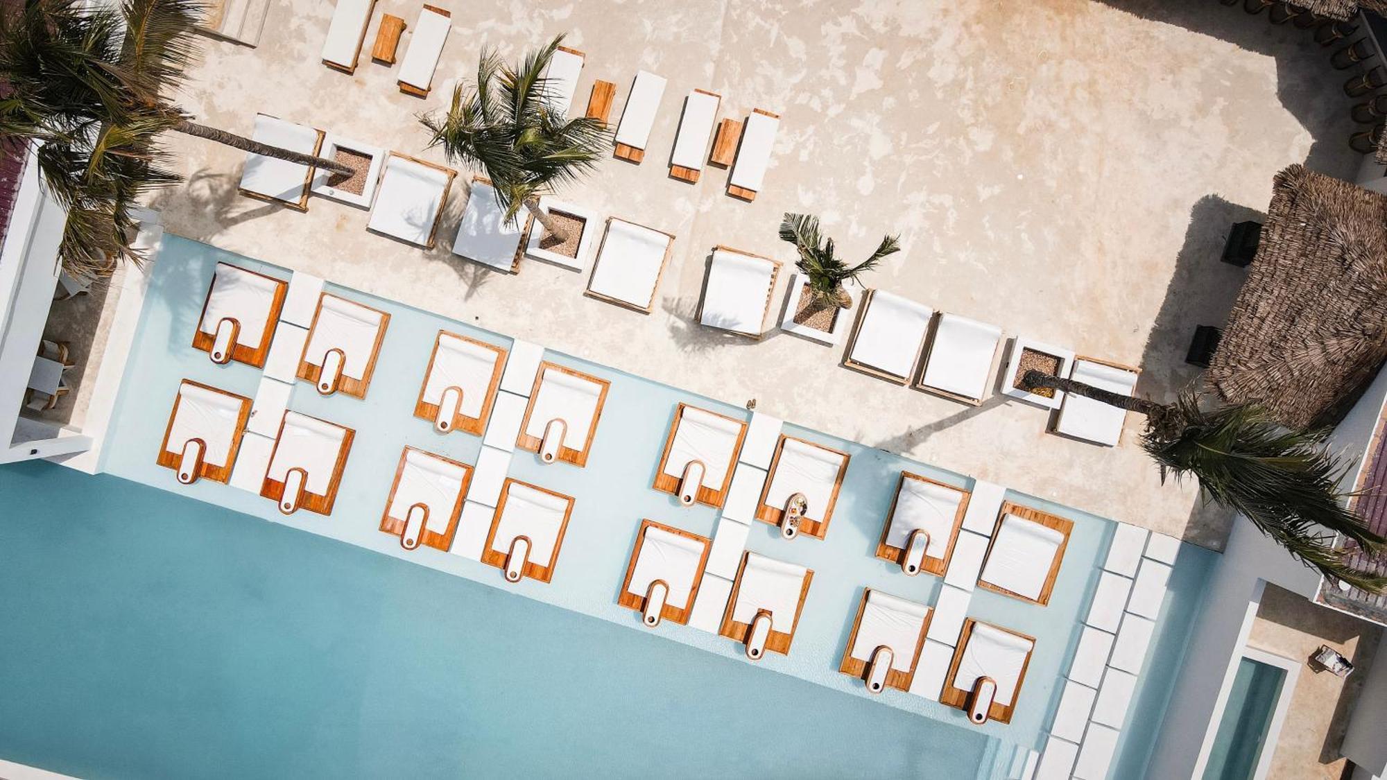 Le Saint Tropez Hotel Kidoti ภายนอก รูปภาพ