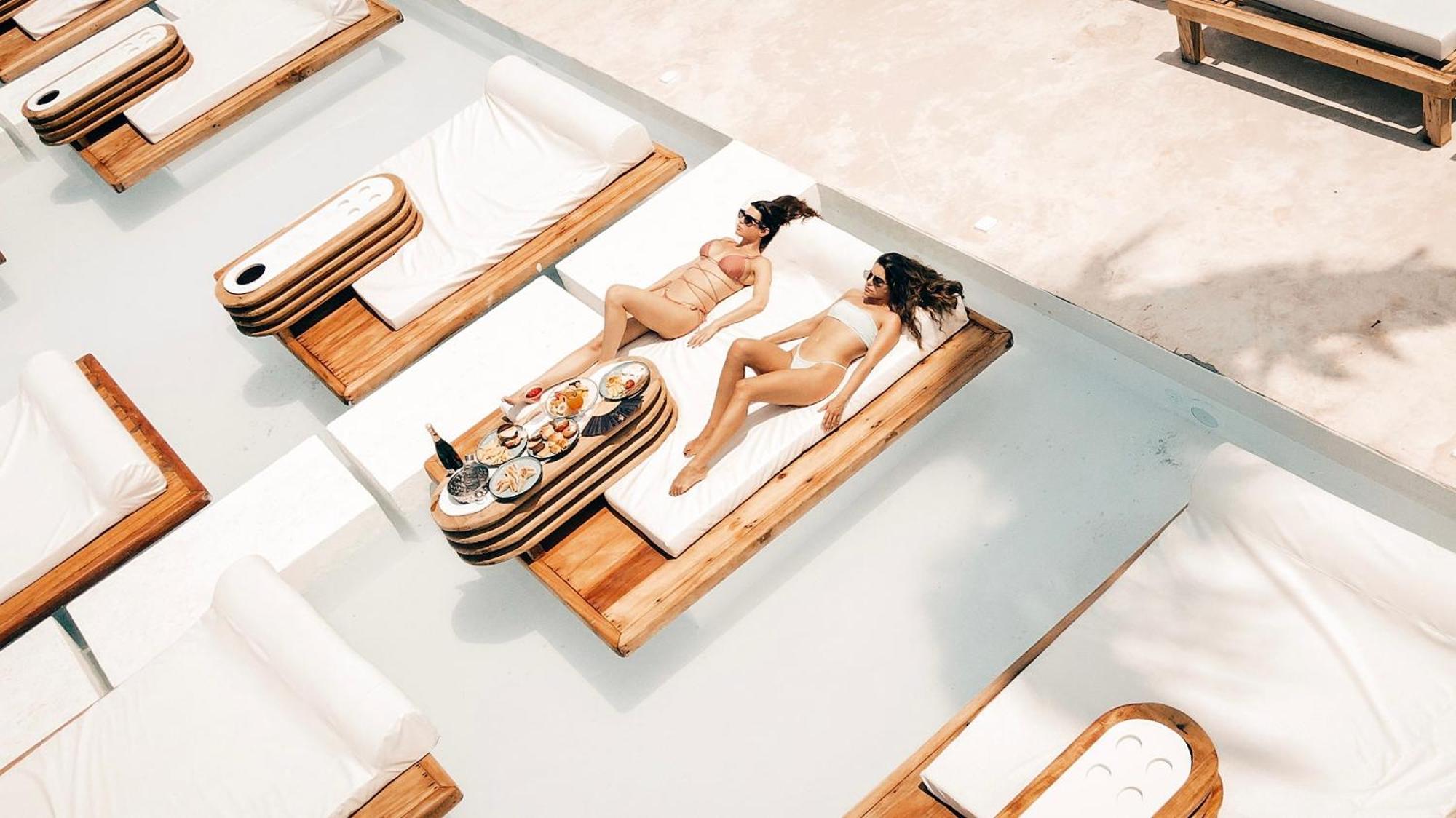 Le Saint Tropez Hotel Kidoti ภายนอก รูปภาพ