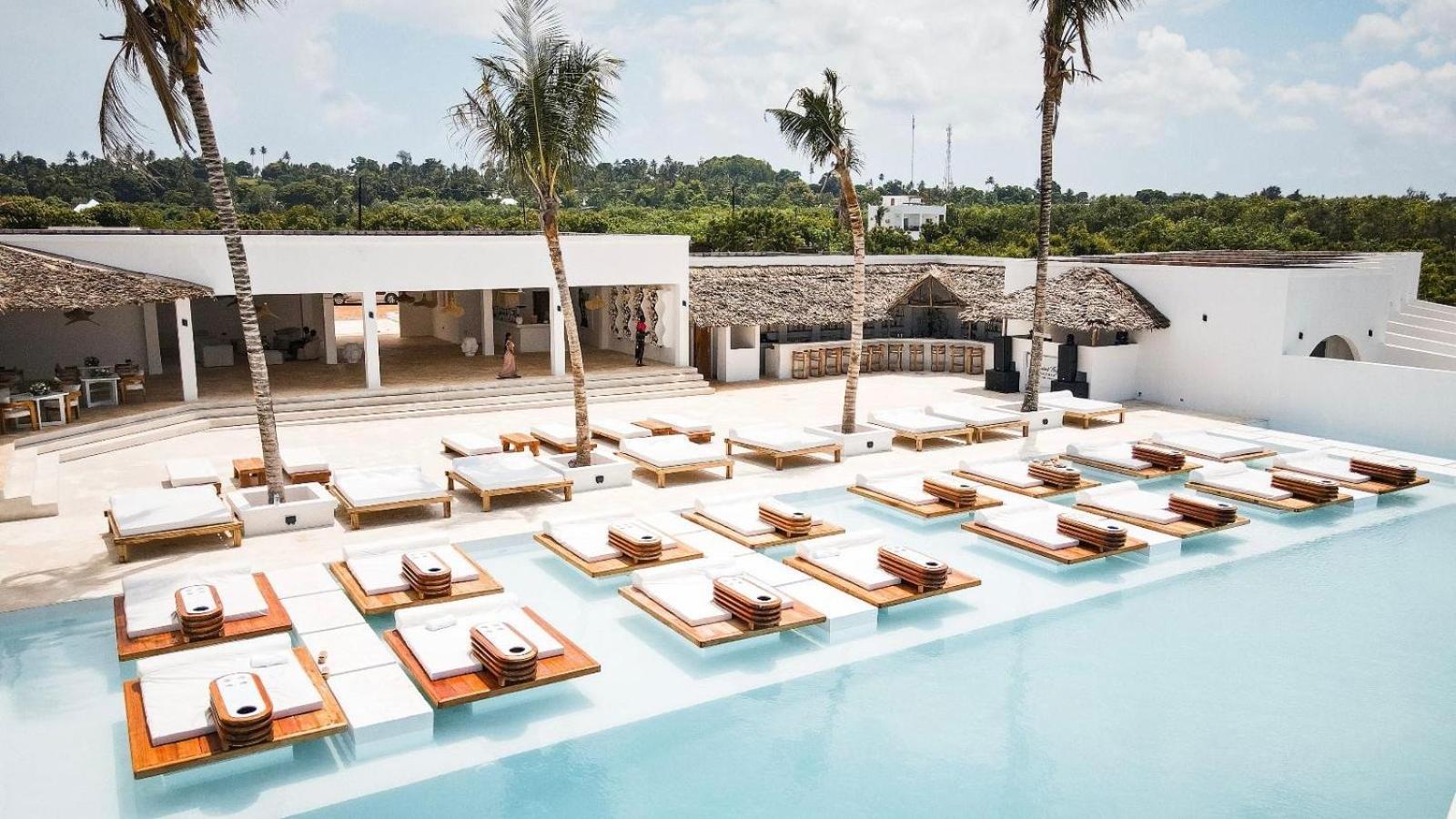 Le Saint Tropez Hotel Kidoti ภายนอก รูปภาพ